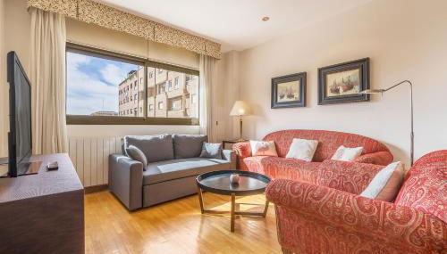 Central, Spacious Parking - Foto 1