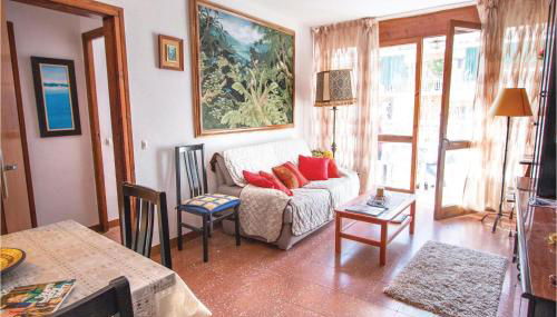 Stunning Apartment In Pineda De Mar - Photo 2