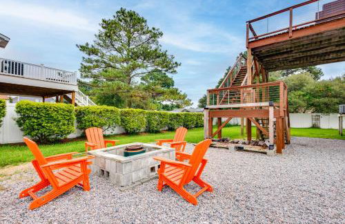 Walk to East Beach Apt with Outdoor Space - Photo 23