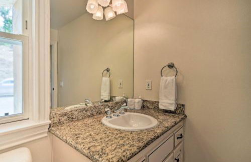 Luxe Vista Getaway with Private Pool and Hot Tub! - Foto 26