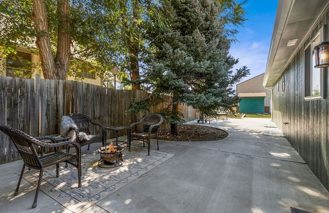 Downtown Windsor Home With Hot Tub & Pool Table - Foto 46