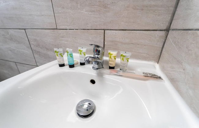 Cosy Ensuite Style Studio Close to University! - Photo 6