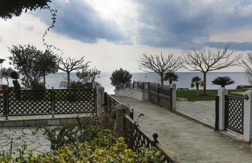 ILOI’s Villa in peaceful Village w. Private Beach - Photo 41