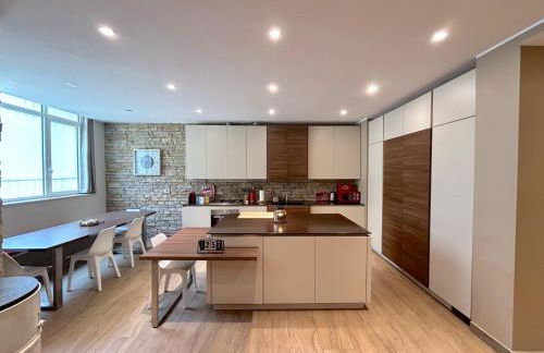 R39 Elegant Apartment with Private Parking - Foto 2