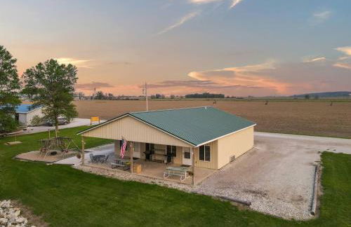 Quiet Riverfront Cabin with Boat Slip Family Friendly Stay in Decatur Nebraska Sleeps 9 - Foto 11