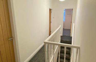 A spacious & modern 3-bed home - Foto 13