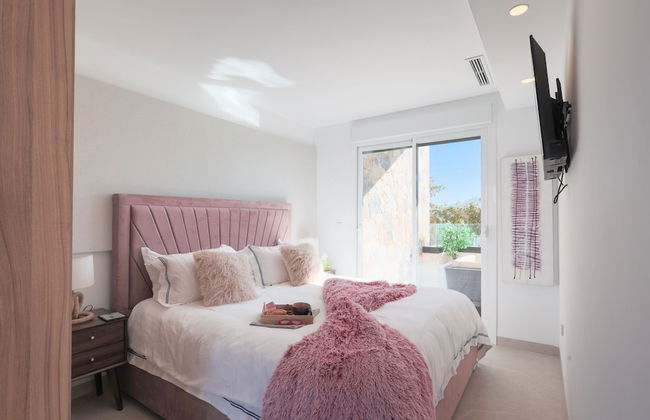 4 Bed Villa - Sleeps 8 - Pool - Garden - Parking - Foto 2