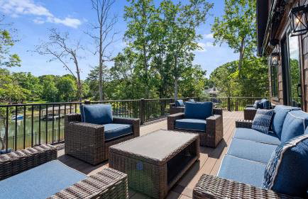 Black Bear Lodge by Avantstay Lakefront, Dock, Pool, Theater Sleeps 20+ - Foto 114