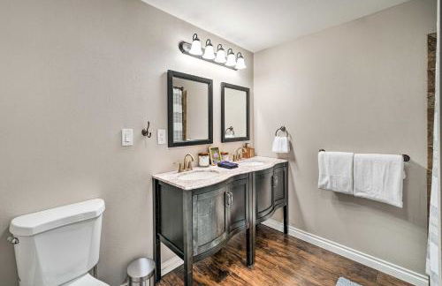 Dreamy Riverside Cabin with Fireplace and Grill - Foto 20