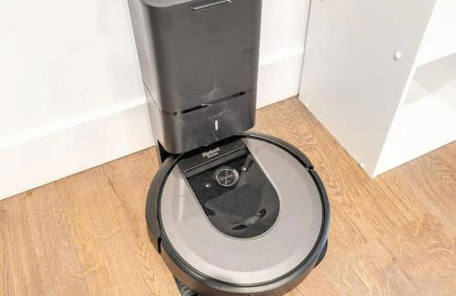 Sharon Green apartments by FantasticStay - Photo 95