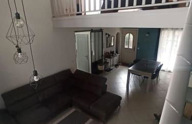 Charmante maison avec piscine chauffée, salle de cinéma et bar - Foto 18