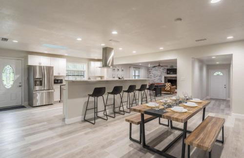 Entire Home with Air Hockey and Firepit - Photo 4