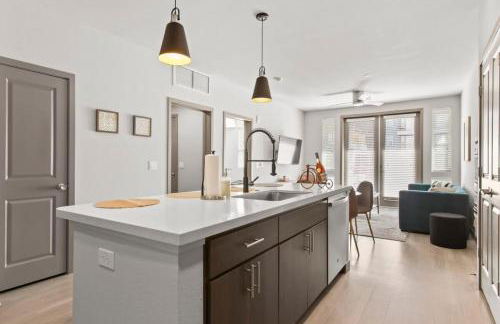 Cozysuites PHX RORO Gym Pool Pets Parking #12 - Photo 14