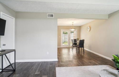 Spacious 1 Bed 15 Bath Towmhome I Ellenwood - Foto 8