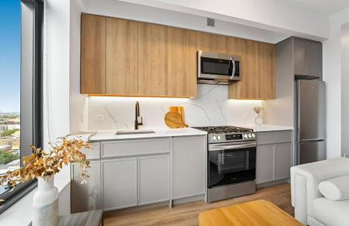 Posh Studio with Luxe Amenities in Prime Location! - Photo 42