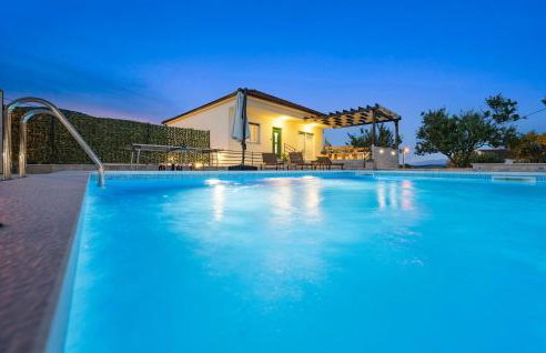 Gorgeous Home In Danilo With Wifi - Photo 1