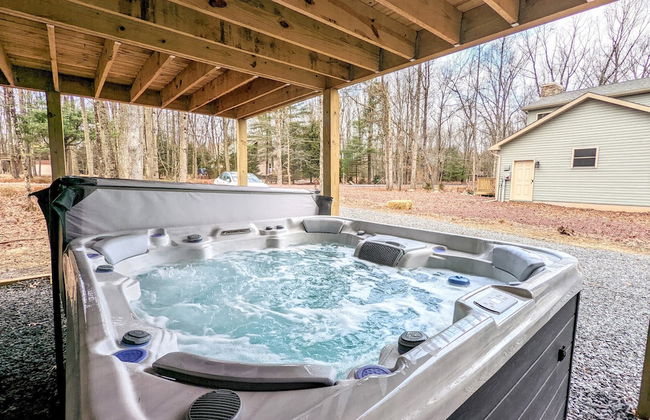 Over the Top Lodge by Avantstay Hot Tub, Shared Pool, Beach/lake Access - Foto 26