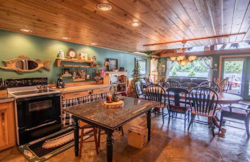 Lakeside Log Cabin! Blessings & Memories Abound! - Foto 5