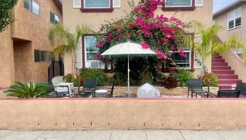 Belmont Shore Beach Bungalow, 2 min walk to town! - Foto 2, Garden view