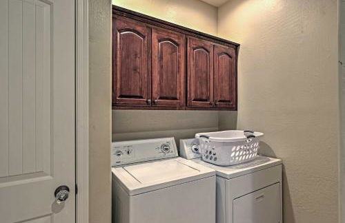 Serene Lakeside Cabin with Decks and Edler Lake Views! - Foto 13