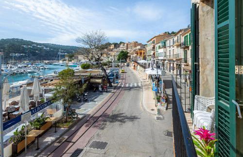 Marina 48 Seafront Apartment - Photo 3