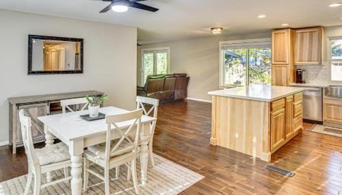 Golf, Hike, Dine and Relax Home in Port Orchard - Foto 1