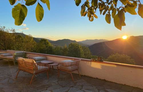 Total Peace and quiet on the top of the mountain, - Foto 4