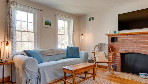 Charming Farmhouse Walk to Village and Trails! - Foto 4