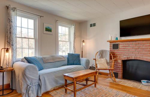 Charming Farmhouse Walk to Village and Trails! - Foto 4