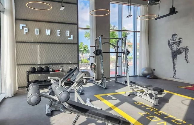 Aya - Elegant 1BR Apartment With Balcony and Creek Views - Photo 29