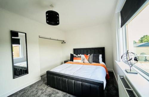 Modern 3 Bedroom Apartment - Photo 5