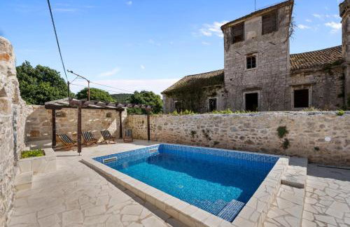 House AnaDora with pool - Zlarin - Photo 7