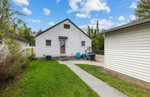 Bo360 White House with Fenced Yard - Foto 28