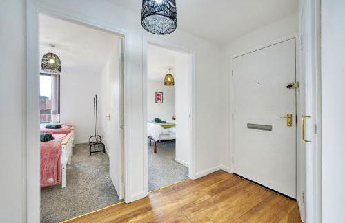 2BR Flat with Free Parking in Central Location - Foto 12