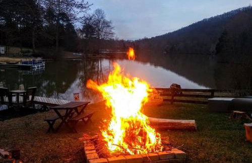 Waterfront Cabin 20 Mins to National Park & Massanutten! - Foto 18