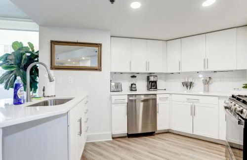 Elegant 2BR Apartment Minutes From DC - Foto 14
