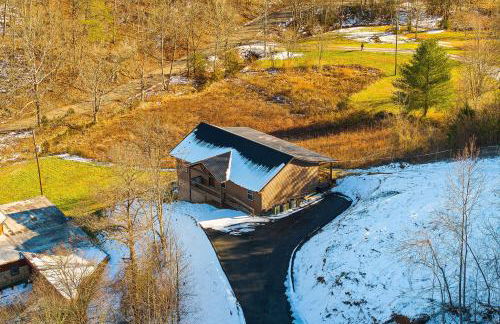 Swimming in the Smokies by American Patriot Getaways - Foto 4