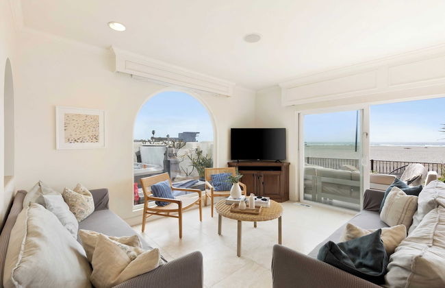 Shoreline by Avantstay Spectacular Beachfront Home w/ Fire Pit, Spa & Pool Table - Foto 10