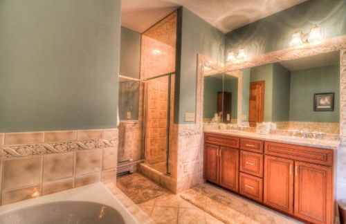 Most Luxury 7000 Sq ft Log Estate with Pool Hot Tub Sauna - Foto 77