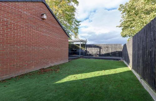 Pass the Keys Modern Office Driveway Near Crok Durham - Foto 5