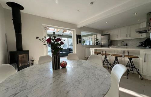 Luxury 3 bed cottage with Sauna, Chobham, sleeps 6 - Foto 8