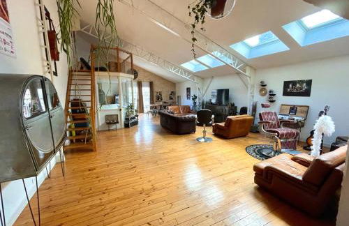 Superbe LOFT centre-ville - Sauna - parking privé -Clim- 1 à 10personnes - Foto 3