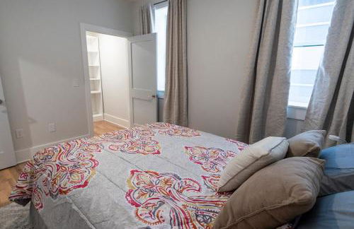 Spacious 2 bed 2 bath Downtown OTR condo minutes walk to the Reds Bengals stadium & more! - Foto 17