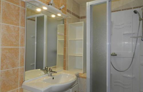 Studio coin nuit avec terrasse et parking privatif à Bormes-les-Mimosas - FR-1-251-900 - Foto 6