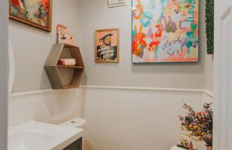 Beautiful Updated Home with Pool - Foto 4