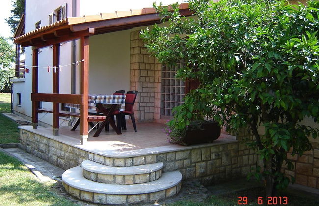 Apartment 845 - Photo 2