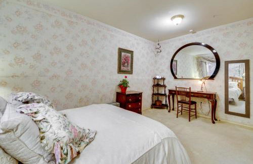 Less Than 1 Mi to Jefferson Healthcare Nurse-Ready Rental - Foto 17