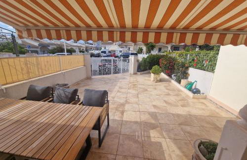 Tranquil Bungalow Retreat - Photo 11