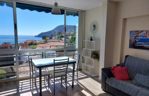 Vistas al mar. Junto a la playa. Garaje y piscina. - Photo 5