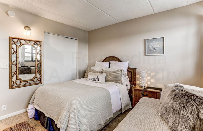 Comfy Upper Unit Condo to Enjoy the Beach or the Fishing by RedAwning - Foto 6